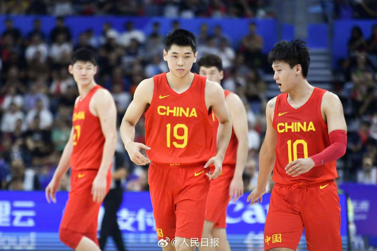 中国男篮遭菲律宾20分大逆转，赵继伟：球员执行力不行，输球不能怪教练